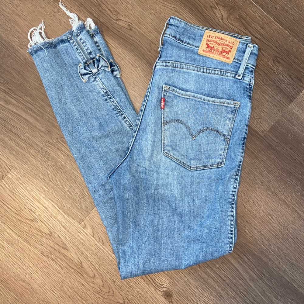 Levi Ankle Bow High Rise Jean